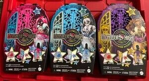 Monster High Skulltimate Secrets Hauntlywood Mysteries Doll Frankie Catty Wolf
